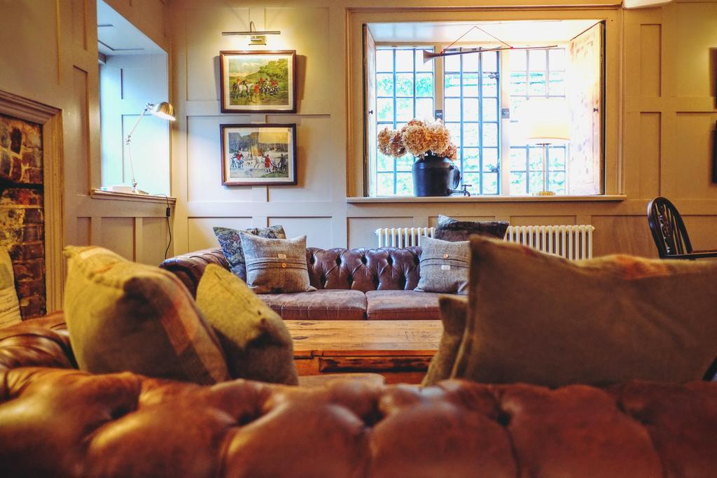 Hambro Arms 호텔 Milton Abbas 외부 사진