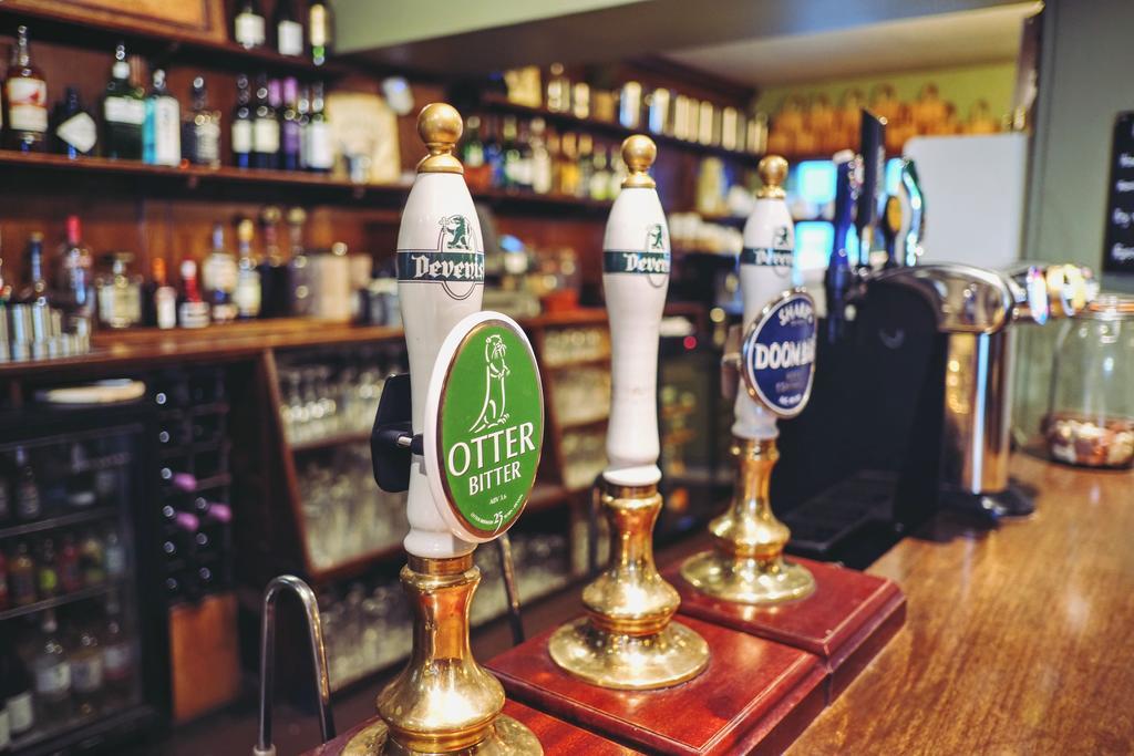 Hambro Arms 호텔 Milton Abbas 외부 사진