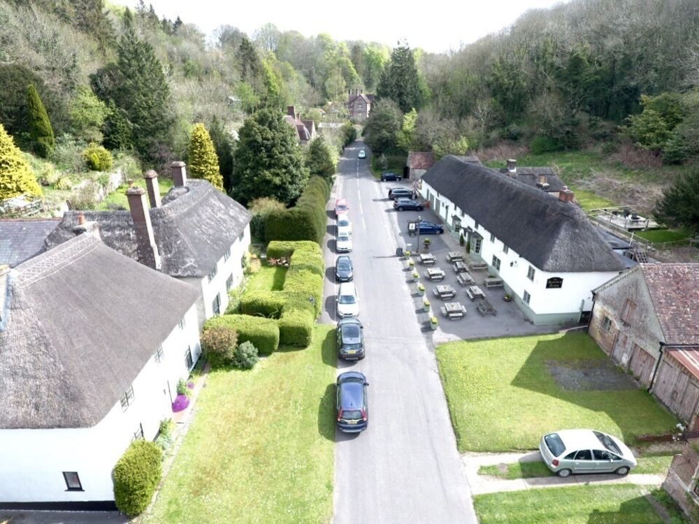 Hambro Arms 호텔 Milton Abbas 외부 사진